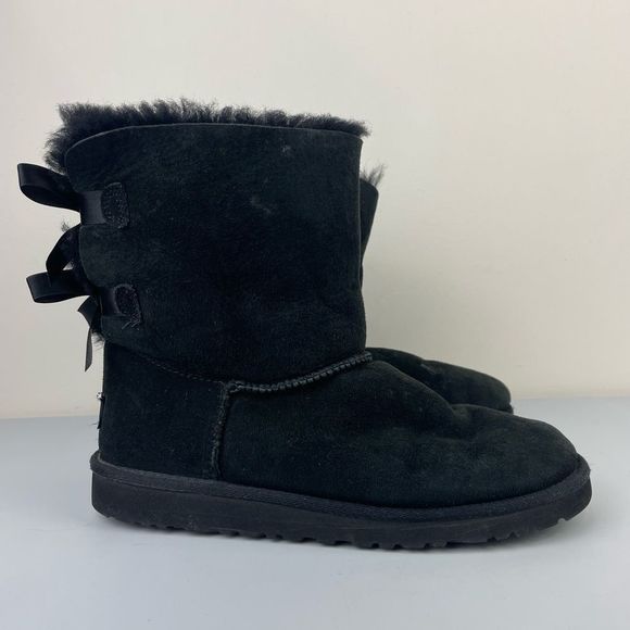 UGG Boots Bailey Bow Sheepskin Size 6 Black - Picture 2 of 12